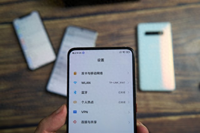 LCD 党狂喜!红米神秘新机通过 FCC 认证,大屏长续航,是note系列?