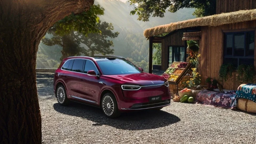 余承东官宣新问界M7将在9月发布：首发珊瑚红配色，增程/纯电双版本