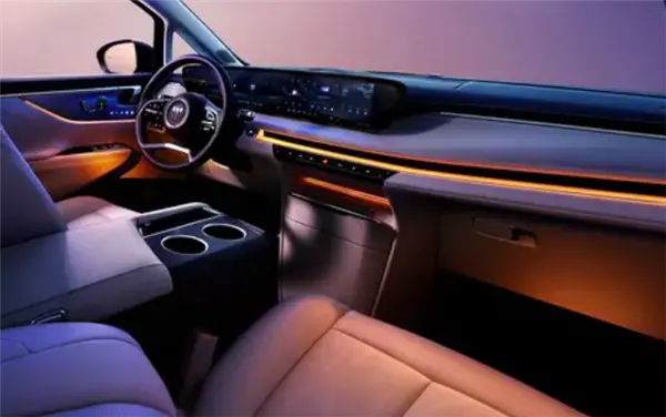 新款别克GL8陆尊PHEV内饰曝光：升级环抱式后排座椅加热