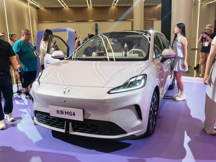 全新MG4起步价7.38万，半固态安芯版9月公布价格