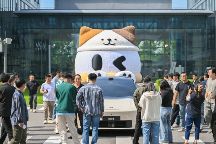 李想：理想i6新颜色正式命名为&ldquo;云朵黄&rdquo; 9月底开始交车