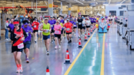 以奔跑致敬母爱,2026长城汽车智慧工厂半程马拉松暖心启幕